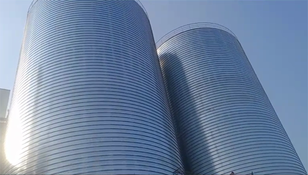 瓮安2座混凝土高架卷板仓